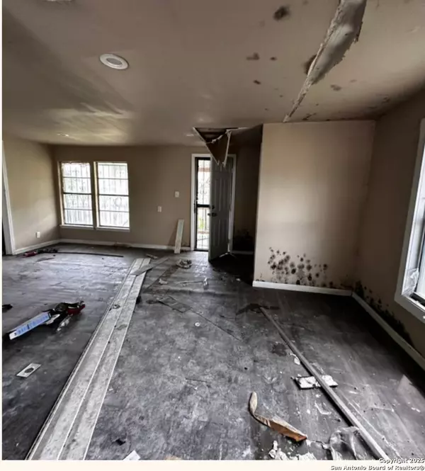 726 Price, San Antonio, TX 78211