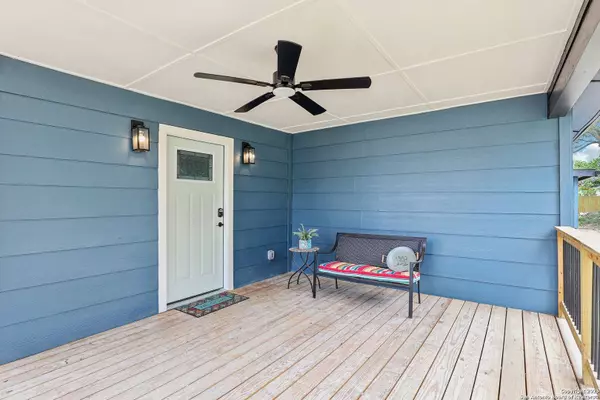 333 S Mesquite, New Braunfels, TX 78130