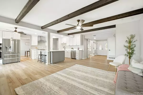 15315 Seven L Trl, San Antonio, TX 78023