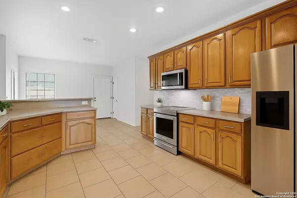 145 Rosewood, La Vernia, TX 78121