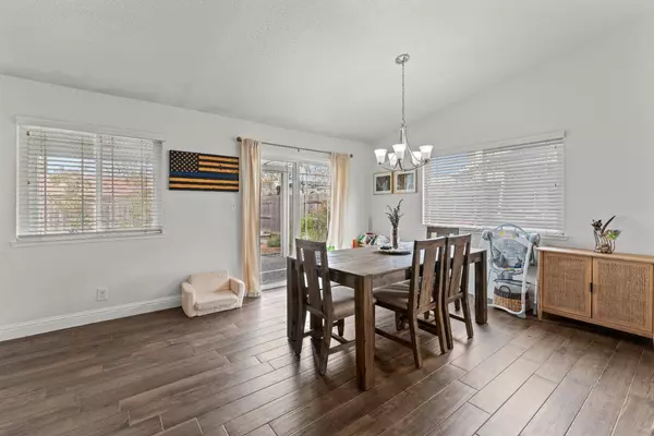 906 Oak Ridge DR, Roseville, CA 95661