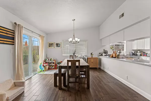 906 Oak Ridge DR, Roseville, CA 95661