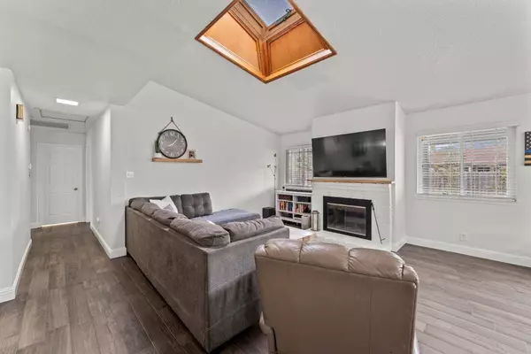 906 Oak Ridge DR, Roseville, CA 95661