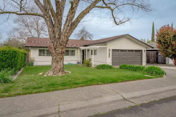 906 Oak Ridge DR, Roseville, CA 95661