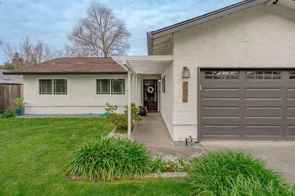 906 Oak Ridge DR, Roseville, CA 95661