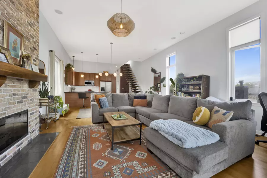 1416 N Campbell Ave #Apt 3, Chicago, IL 60622-2659