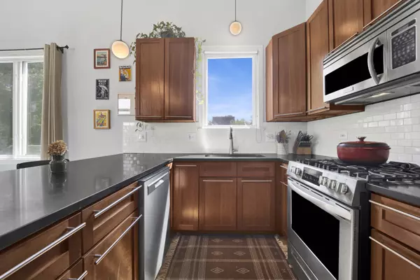 Chicago, IL 60622-2659,1416 N Campbell Ave #Apt 3