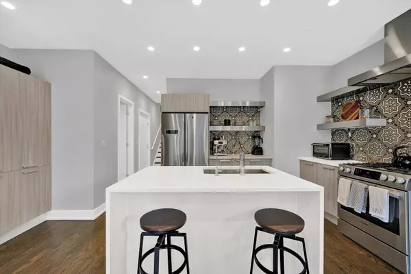 1938 N Francisco AVE #2N, Chicago, IL 60647