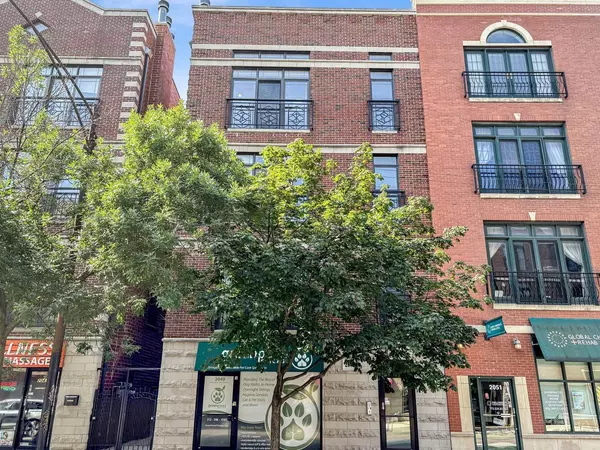 2049 W Belmont AVE #4, Chicago, IL 60618