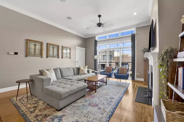 2049 W Belmont AVE #4, Chicago, IL 60618