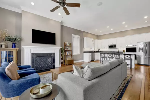 2049 W Belmont AVE #4, Chicago, IL 60618