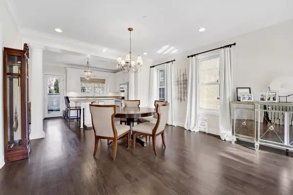 460 PENNSYLVANIA AVE #C, Glen Ellyn, IL 60137