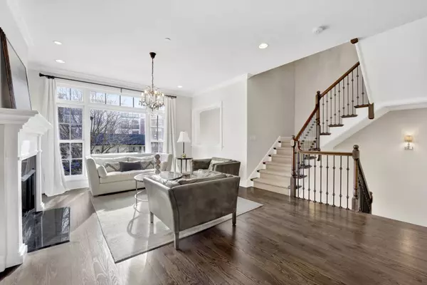 460 PENNSYLVANIA AVE #C, Glen Ellyn, IL 60137