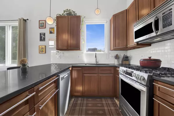 1416 N Campbell Ave #Apt 3, Chicago, IL 60622-2659