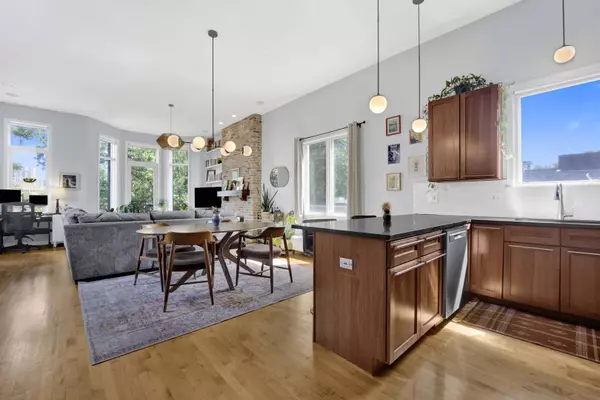 1416 N Campbell AVE #3, Chicago, IL 60622