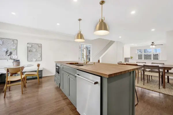 1646 W Julian St, Chicago, IL 60622-2233