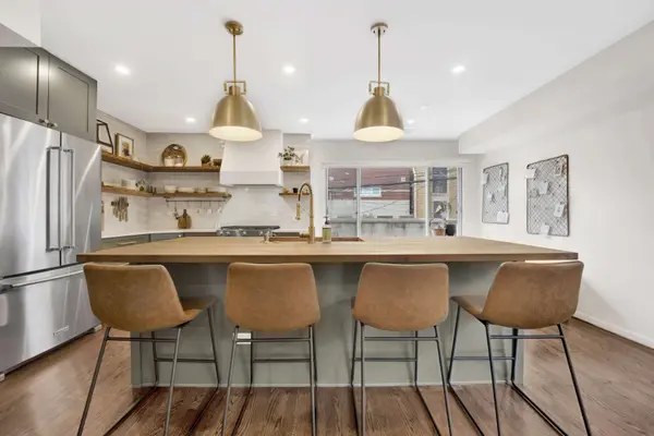 1646 W Julian St, Chicago, IL 60622-2233