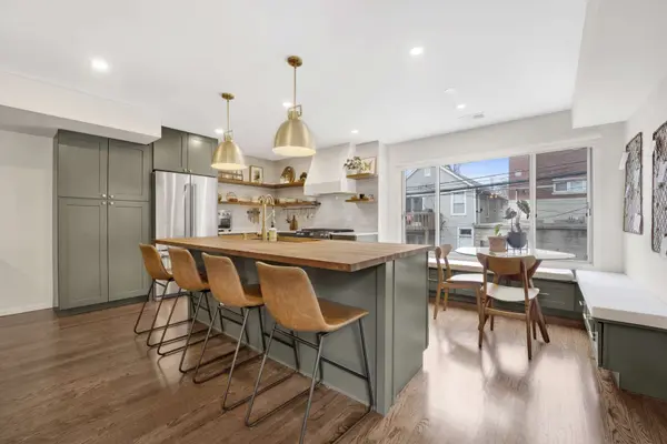 1646 W Julian St, Chicago, IL 60622-2233