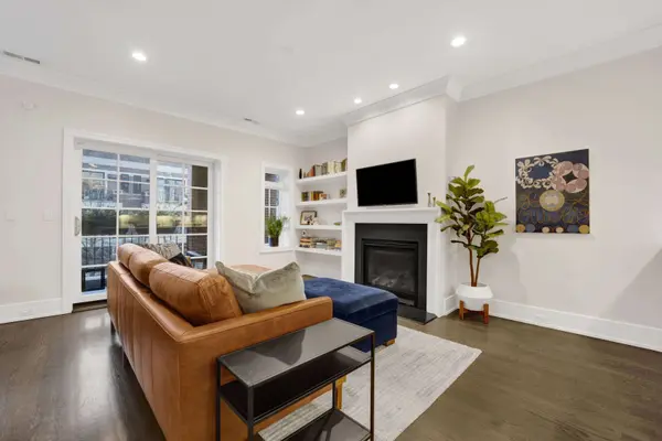 2744 N Mildred Ave, Chicago, IL 60614-1418