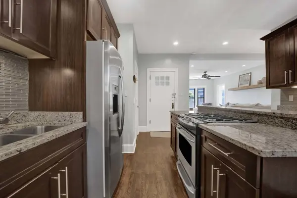 916 W Waveland AVE #3, Chicago, IL 60613