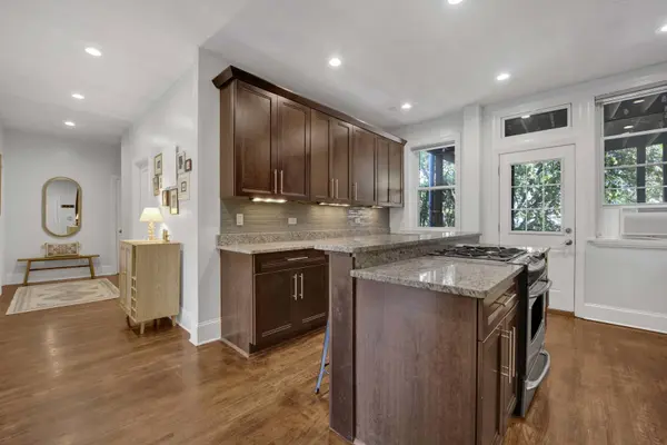 916 W Waveland AVE #3, Chicago, IL 60613