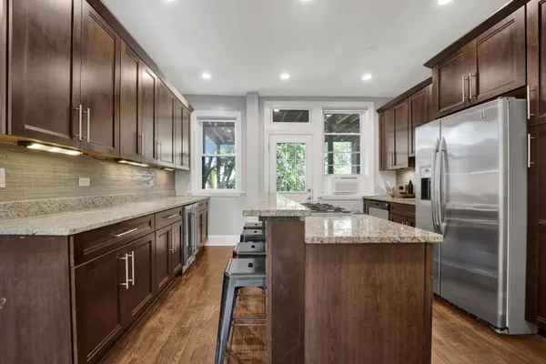 916 W Waveland AVE #3, Chicago, IL 60613
