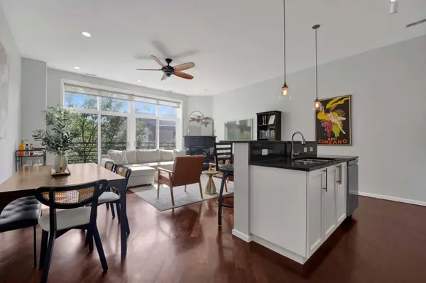 1872 N Damen AVE #3S, Chicago, IL 60647