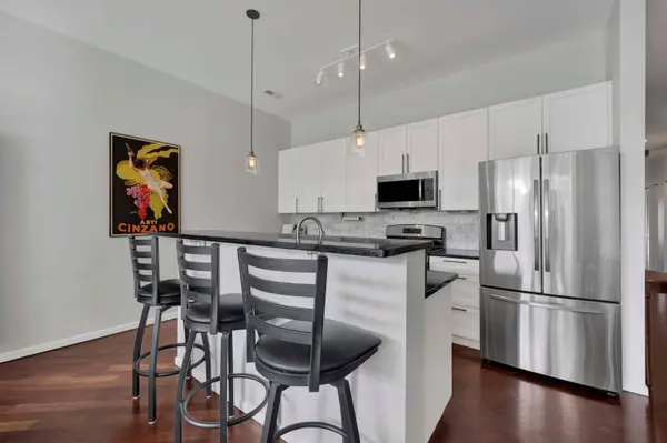 1872 N Damen AVE #3S, Chicago, IL 60647