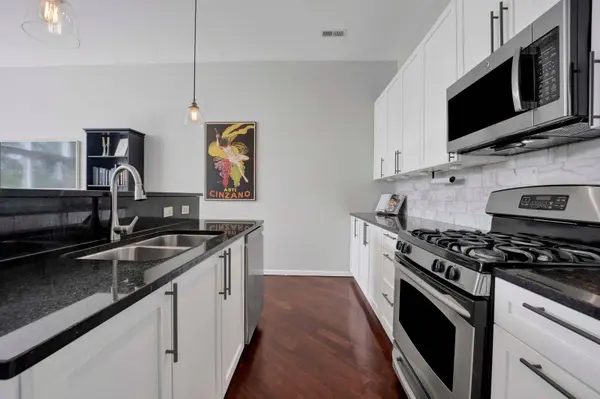 1872 N Damen AVE #3S, Chicago, IL 60647