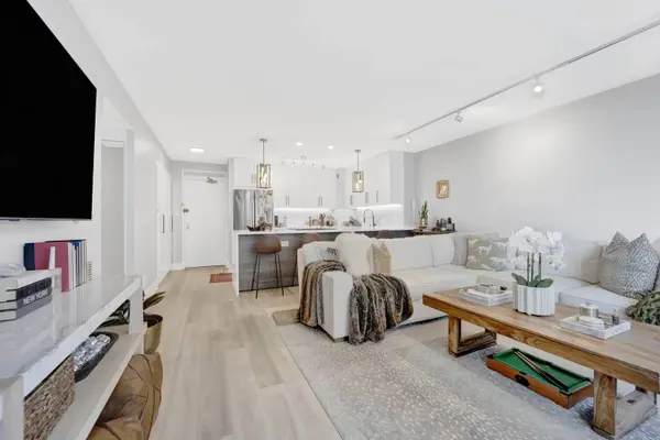 3600 N Lake Shore DR #608, Chicago, IL 60613