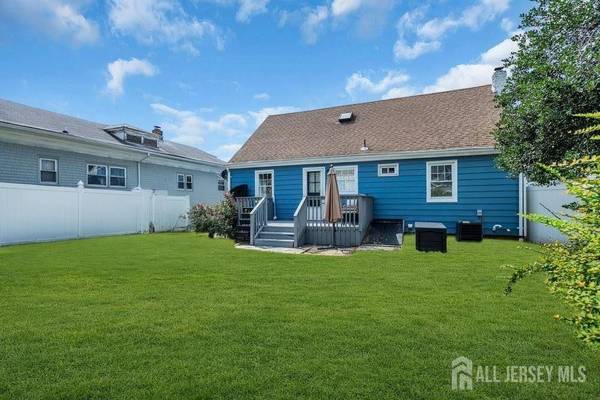 46 3rd ST, Fords, NJ 08863