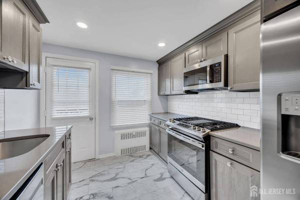 29-B Garfield PARK, Edison, NJ 08837