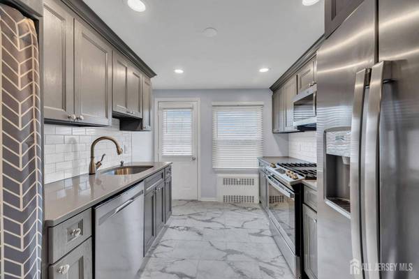 29-B Garfield PARK, Edison, NJ 08837