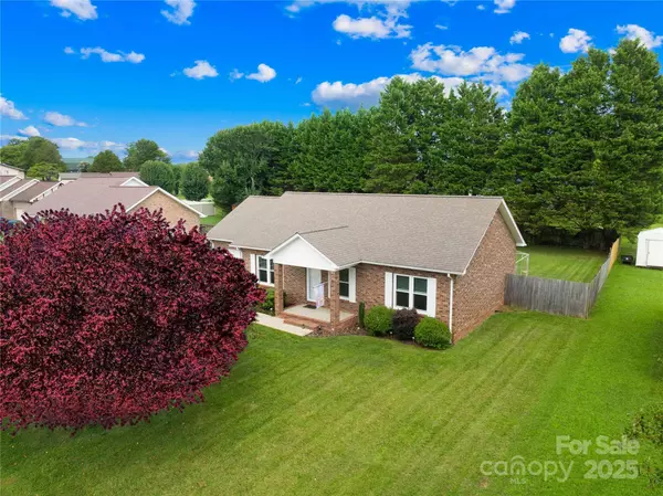 1013 St Davids ST SE, Conover, NC 28613