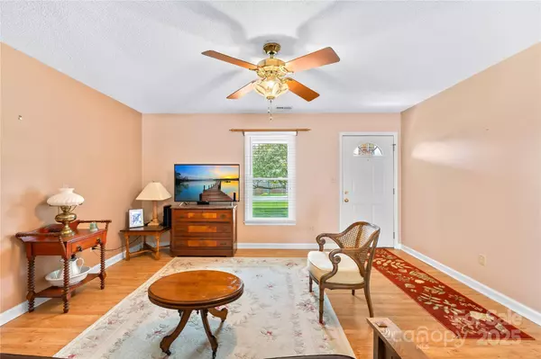 1013 St Davids ST SE, Conover, NC 28613