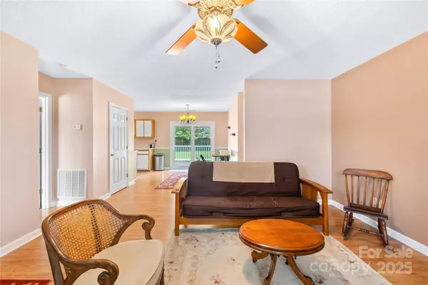 1013 St Davids ST SE, Conover, NC 28613