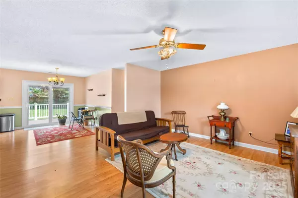 1013 St Davids ST SE, Conover, NC 28613