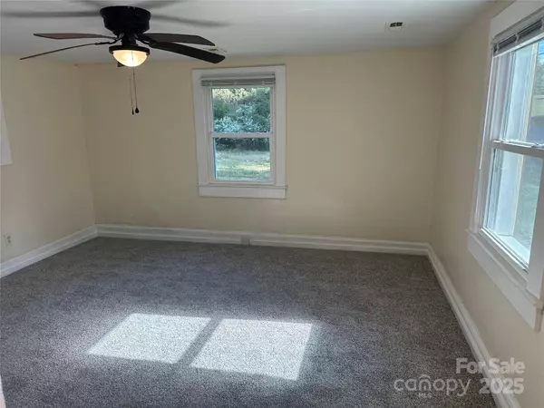 2783 Shewcraft PL, Lenoir, NC 28645