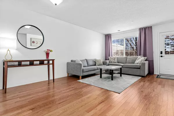 8900 Ladino CIR, Eden Prairie, MN 55347