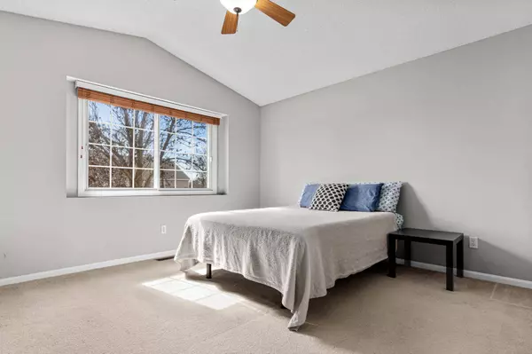 8900 Ladino CIR, Eden Prairie, MN 55347