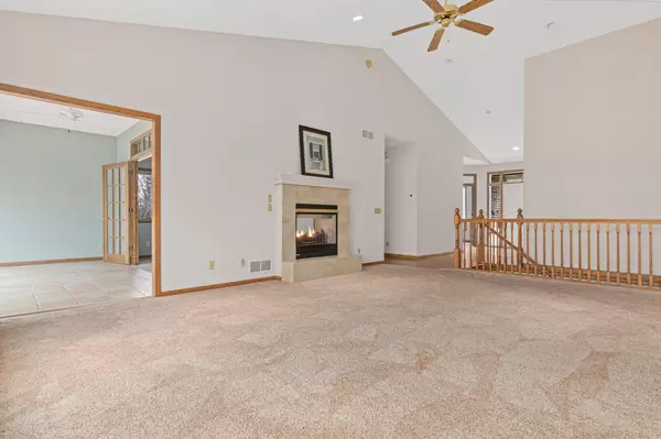 13021 Garvin Brook LN, Apple Valley, MN 55124