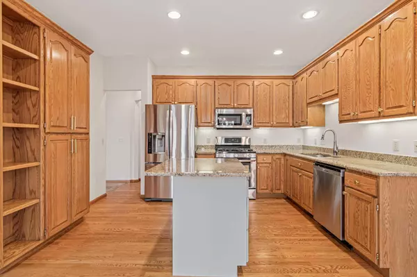 13021 Garvin Brook LN, Apple Valley, MN 55124