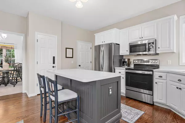 16779 Farrago TRL, Lakeville, MN 55024