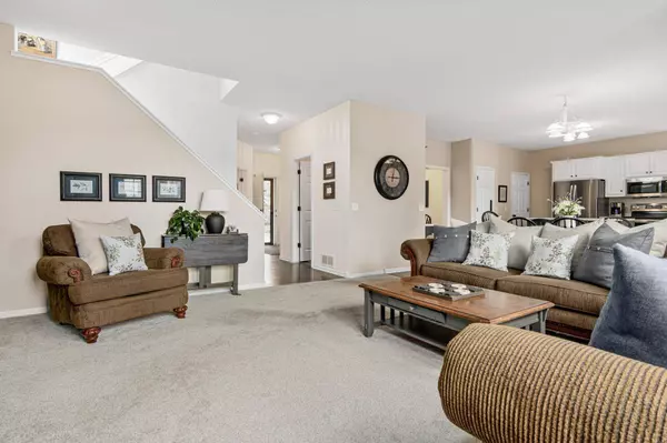 16779 Farrago TRL, Lakeville, MN 55024