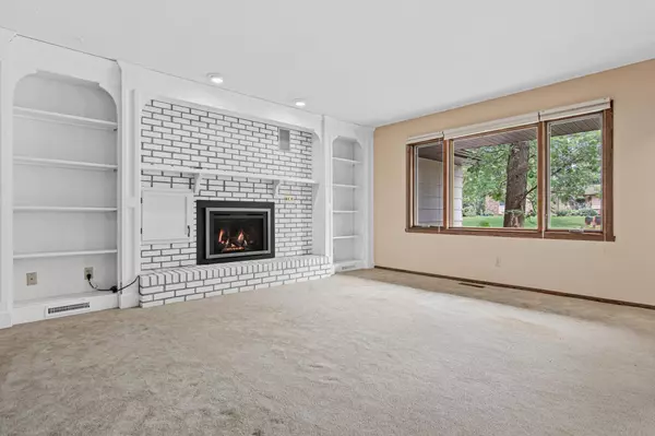 1244 Balsam TRL E, Eagan, MN 55123