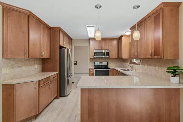 1244 Balsam TRL E, Eagan, MN 55123