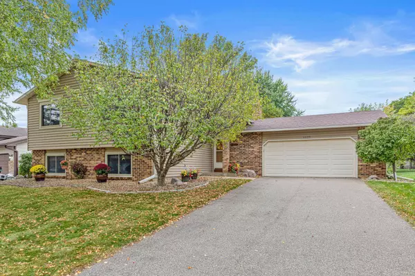 4629 Kingsbury DR, Eagan, MN 55122