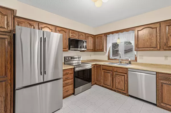 4629 Kingsbury DR, Eagan, MN 55122