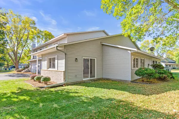 1110 Aston PL, Burnsville, MN 55337