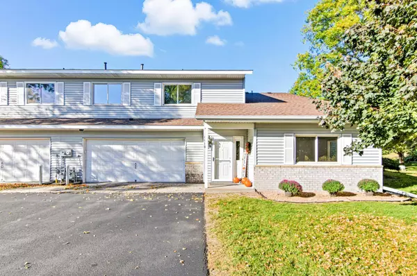 1110 Aston PL, Burnsville, MN 55337